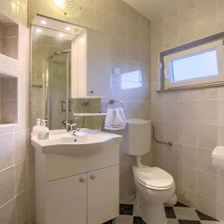 Holiday home Gorgeous In With Kitchen *