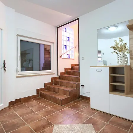 Gorgeous In With Kitchen