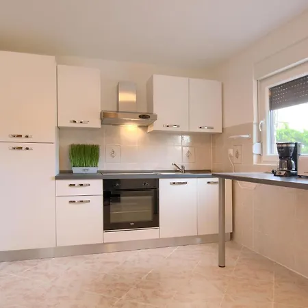 Holiday home Gorgeous In With Kitchen *